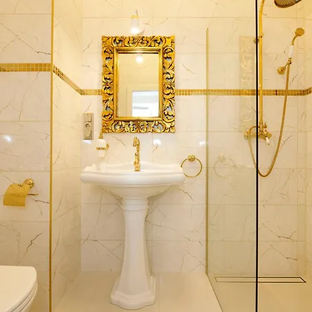 Zamek Kvasetice Szálloda 4*